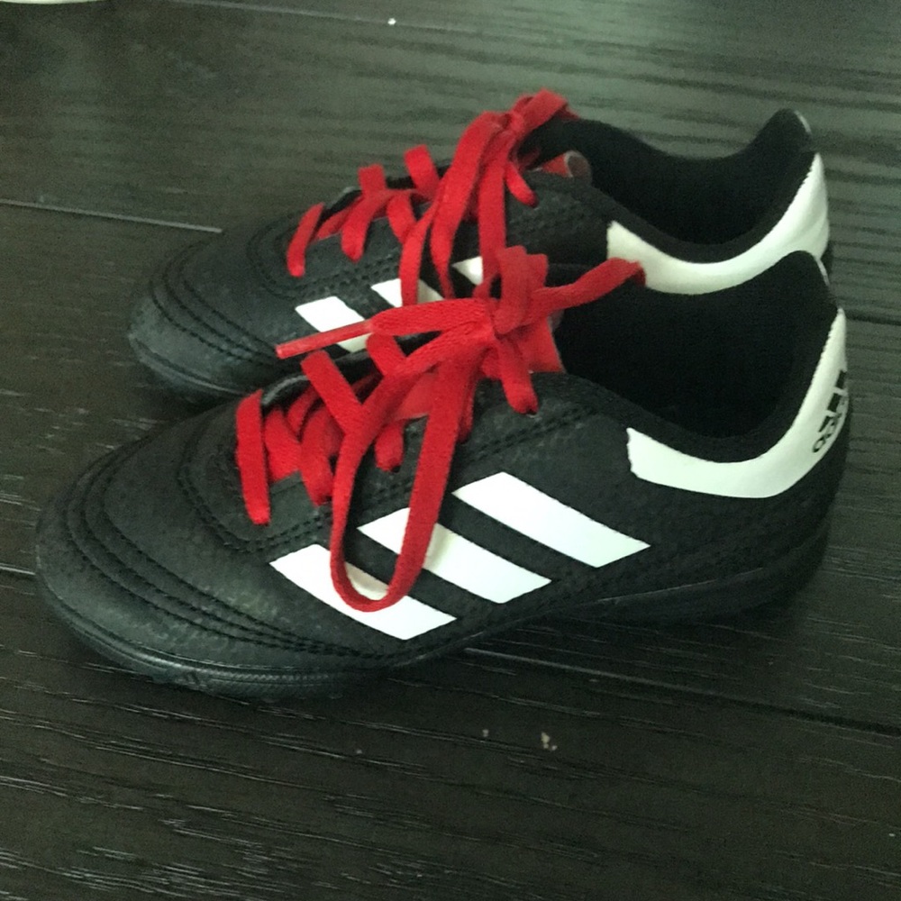 Soccer Turf Shoes - Picture 3 of 6
